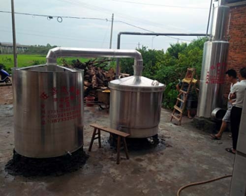 衡陽客戶又增加一套白酒釀酒設(shè)備